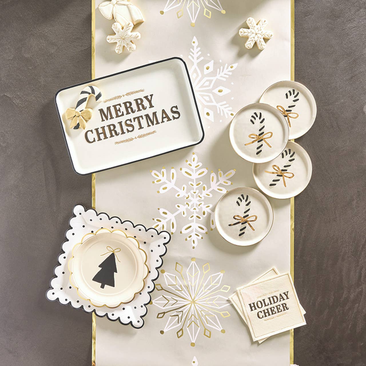 Gold Trim Scalloped Disposable Paper Plates - Tree